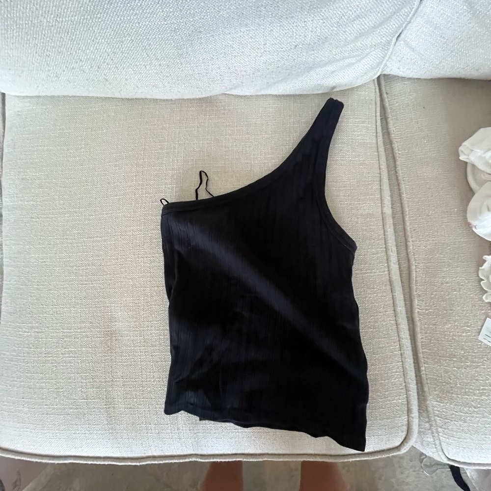 American Eagle Outfitters Black One-Shoulder Ribbed Tank